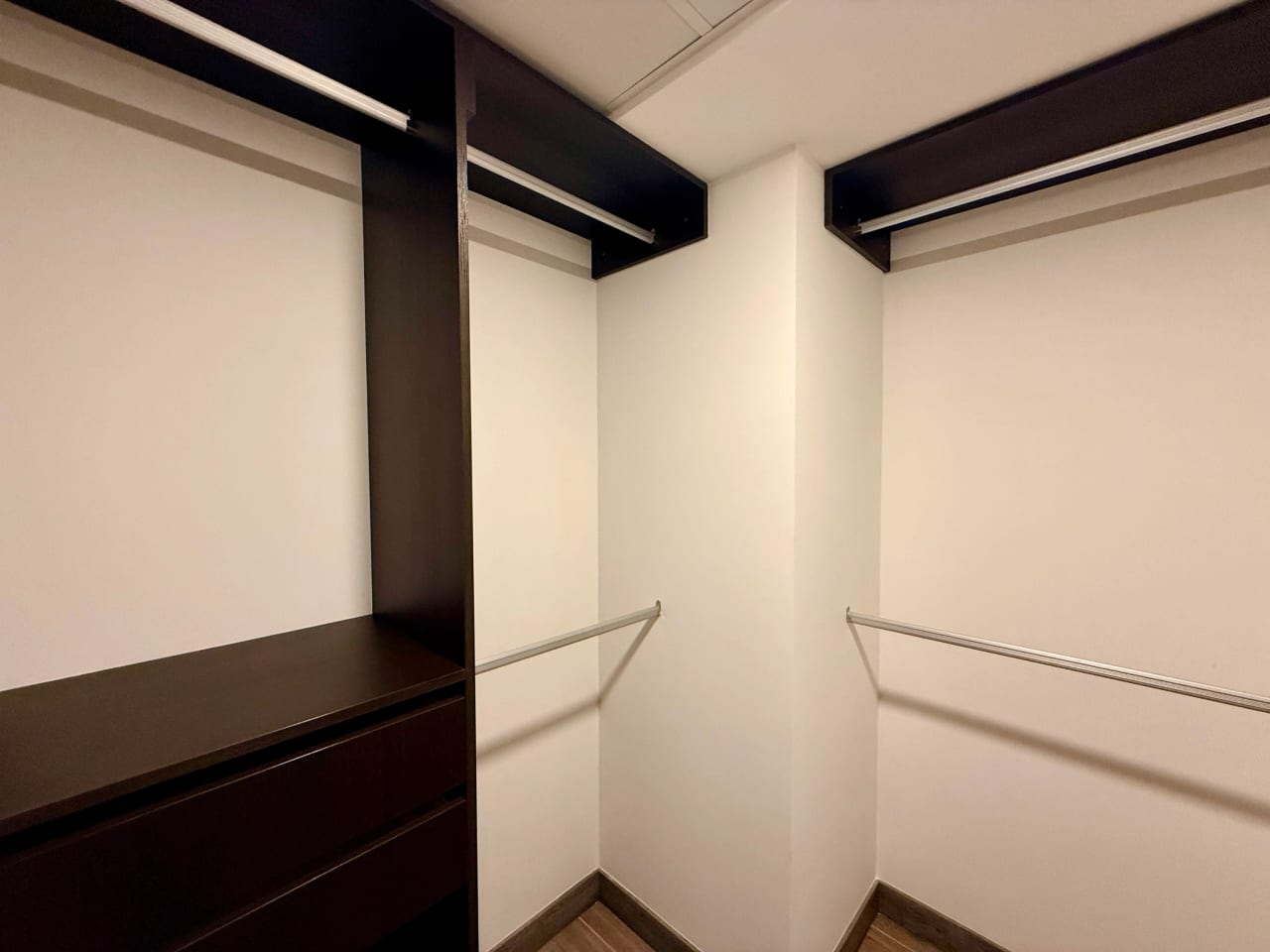 Apartamento en alquiler edificio Kiintea zona 15 — Apartamento en Alquiler en Zona 15, Guatemala, Ciudad — foto 12 de 16