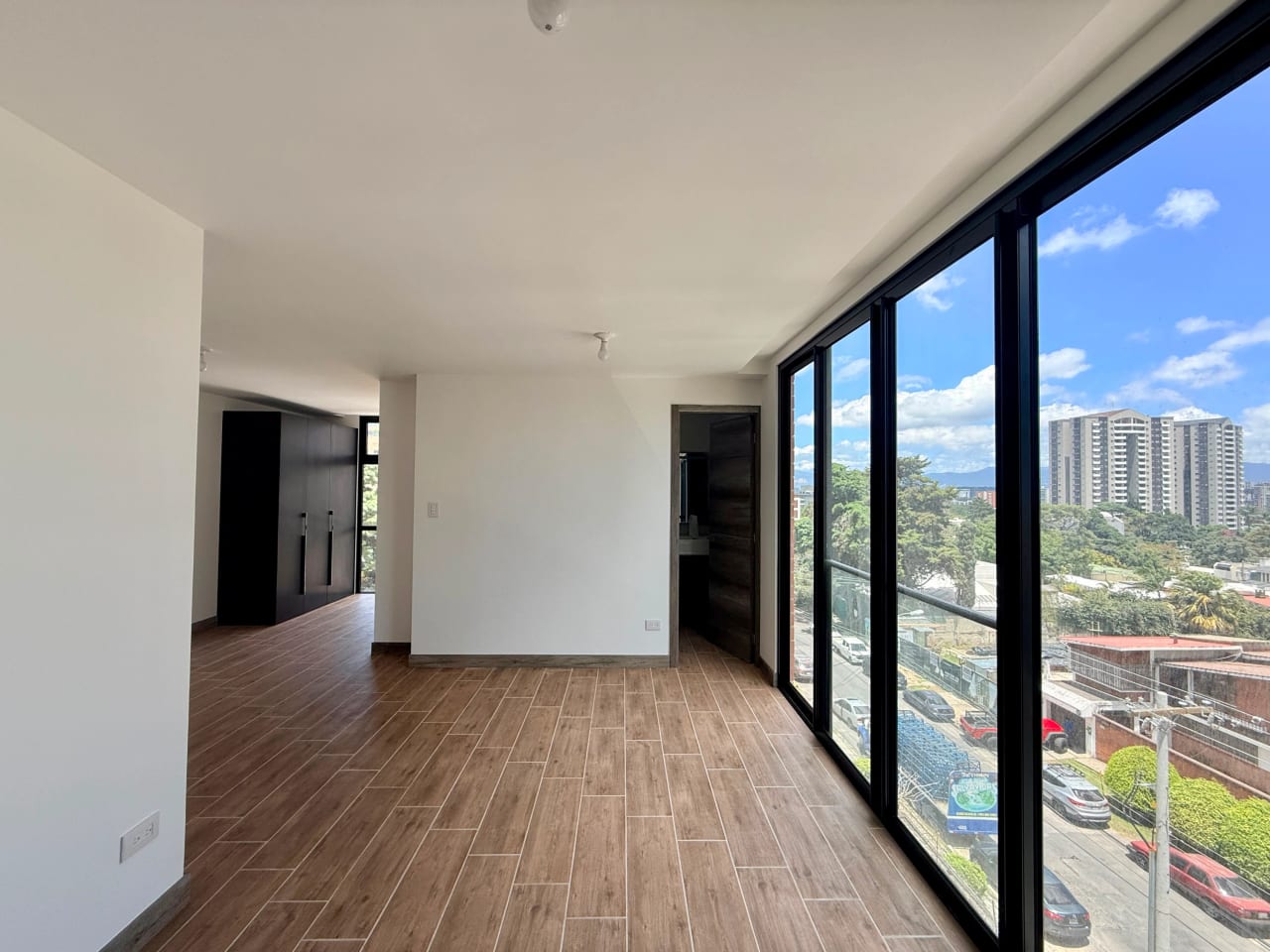 Apartamento en alquiler edificio Kiintea zona 15 — Apartamento en Alquiler en Zona 15, Guatemala, Ciudad — foto 4 de 9