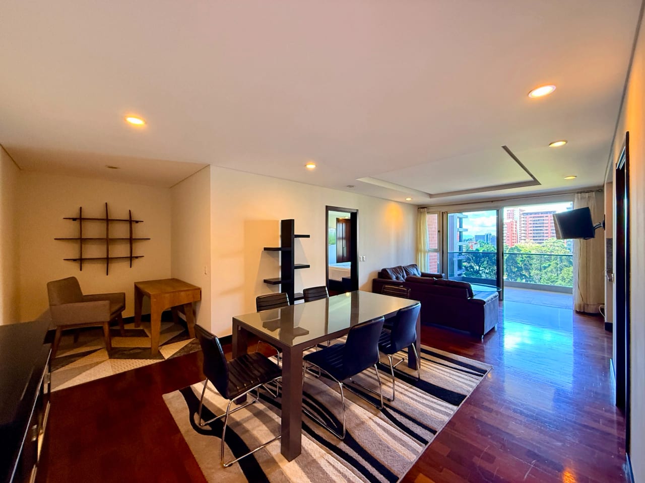 Apartamento amueblado en alquiler en Santa Sofia zona 10 — Apartamento en Alquiler en Zona 10, Guatemala, Ciudad — foto 10 de 17