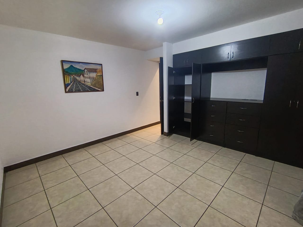 Apartamento en alquiler en Bosques de Euskadi zona 16 — Apartamento en Alquiler en Zona 16, Guatemala, Ciudad — foto 6 de 10