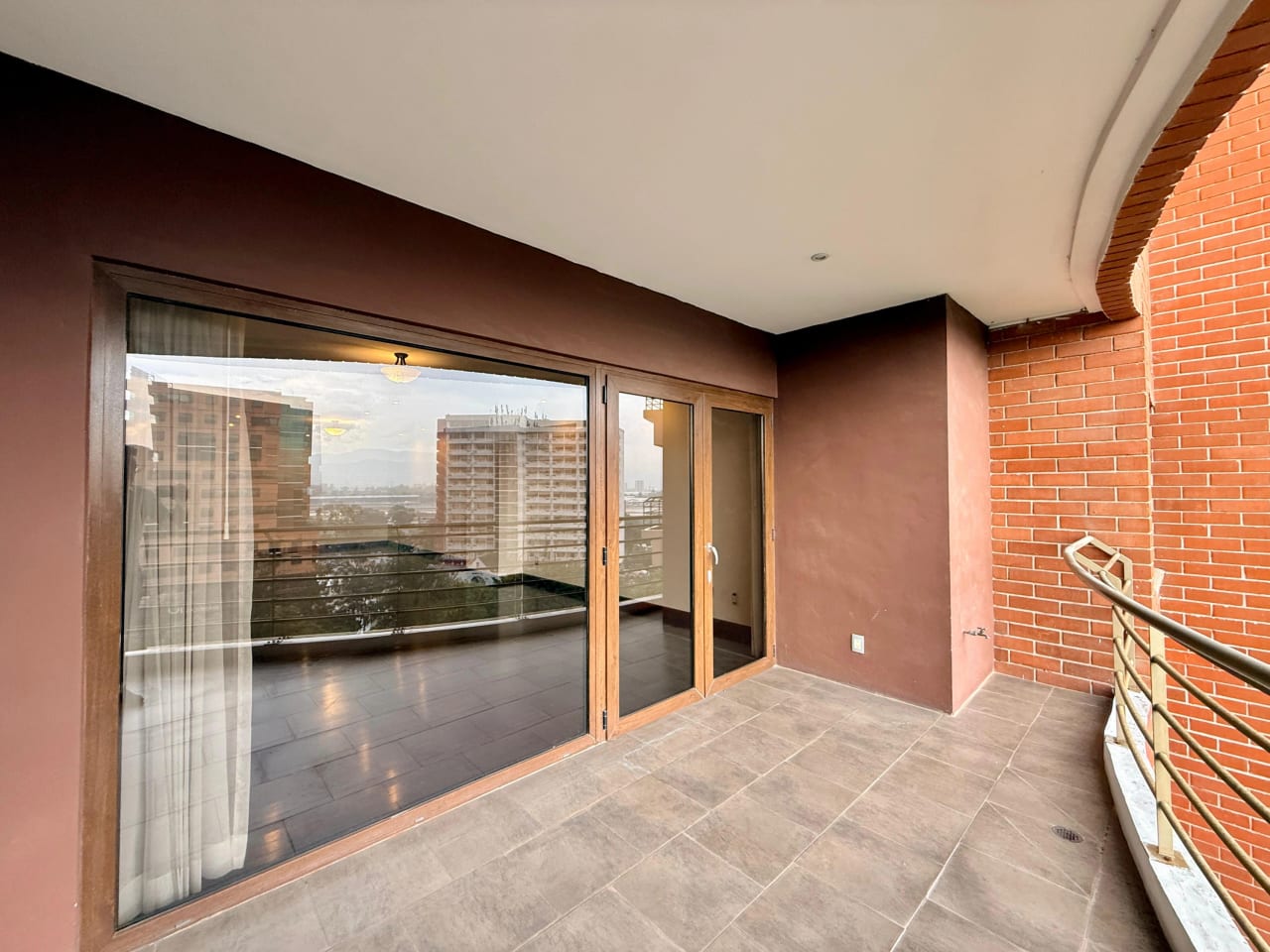 Apartamento en alquiler edificio Tadeus zona 14 — Apartamento en Alquiler en Zona 14, Guatemala, Ciudad — foto 11 de 17