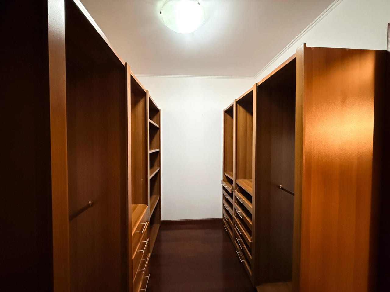 Apartamento en alquiler edificio Tadeus zona 14 — Apartamento en Alquiler en Zona 14, Guatemala, Ciudad — foto 12 de 17