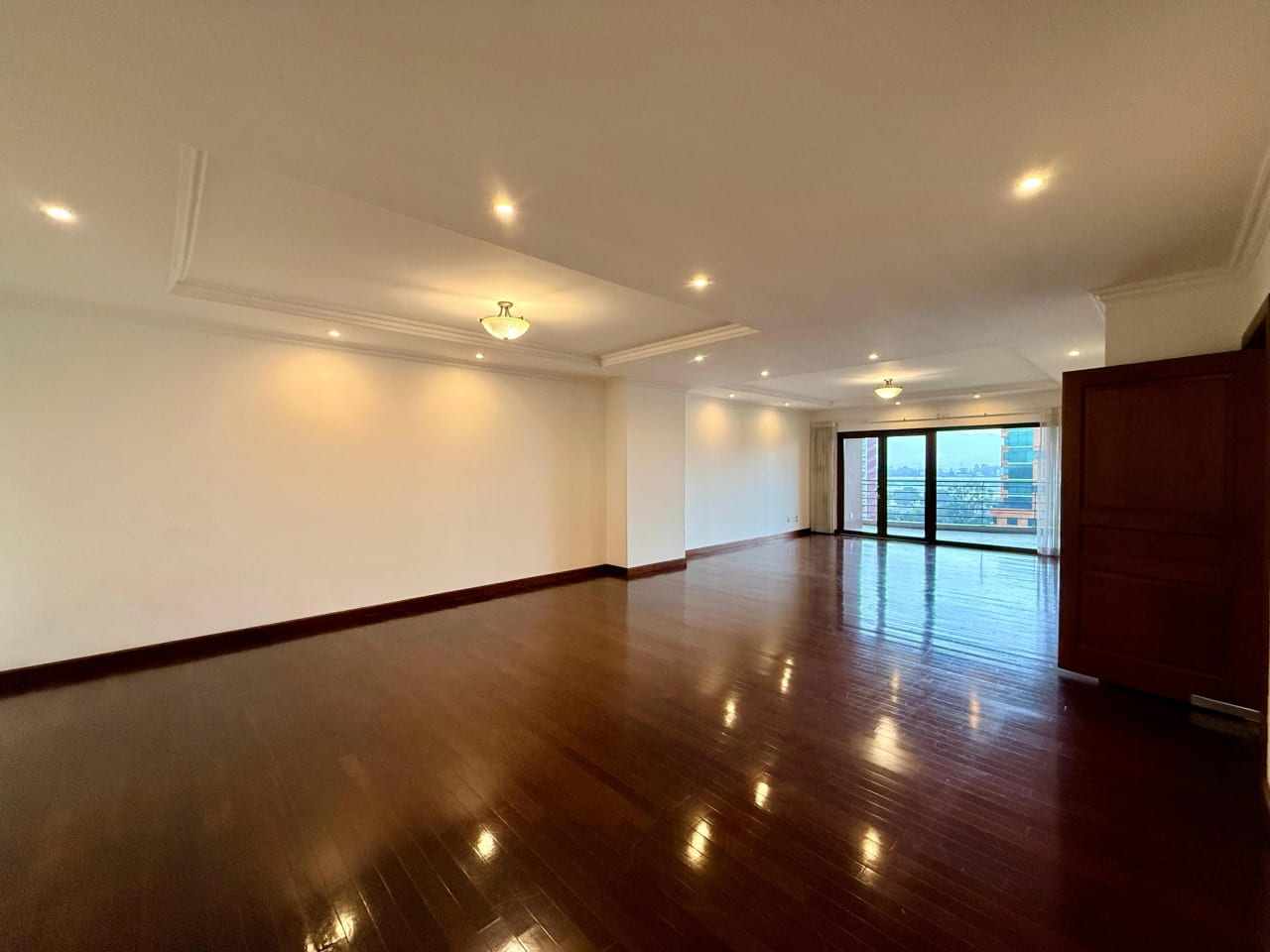 Apartamento en alquiler edificio Tadeus zona 14 — Apartamento en Alquiler en Zona 14, Guatemala, Ciudad — foto 17 de 17