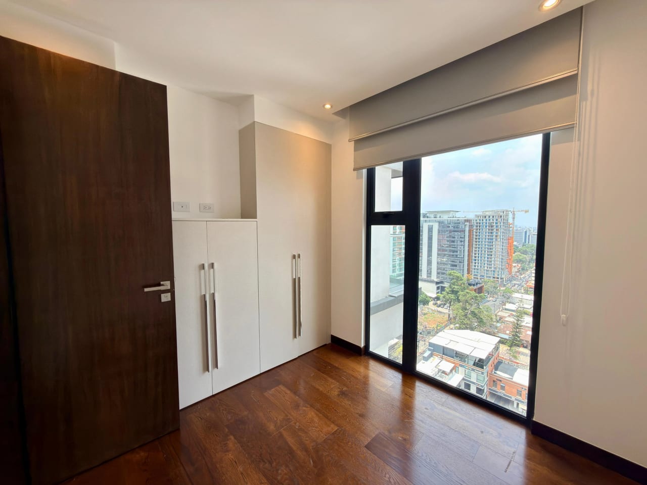 Apartamento en alquiler en edificio Vasanta zona 10 — Apartamento en Alquiler en Zona 10, Guatemala, Ciudad — foto 4 de 17