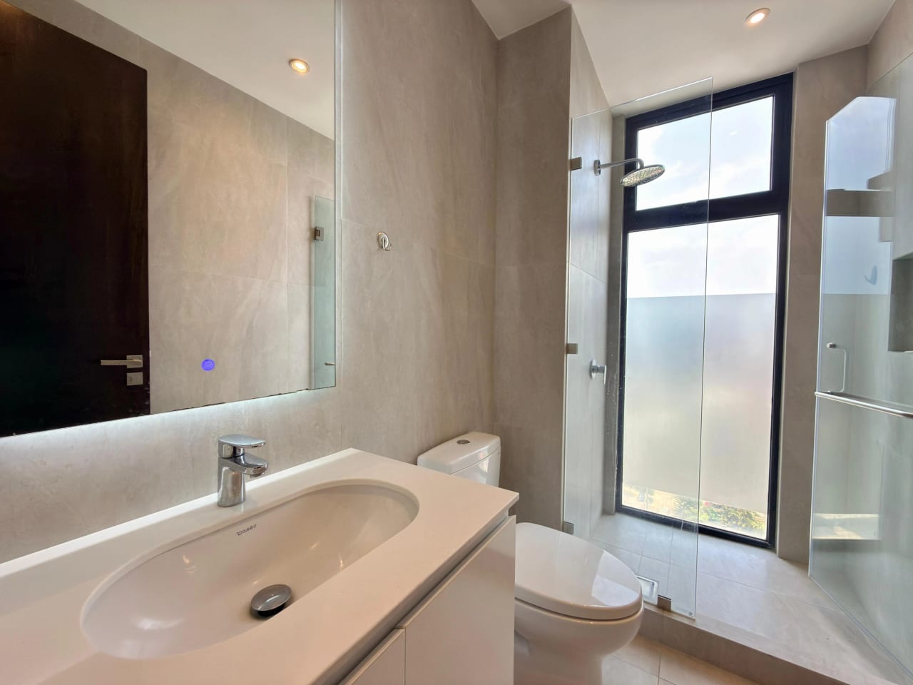 Apartamento en alquiler en edificio Vasanta zona 10 — Apartamento en Alquiler en Zona 10, Guatemala, Ciudad — foto 7 de 17