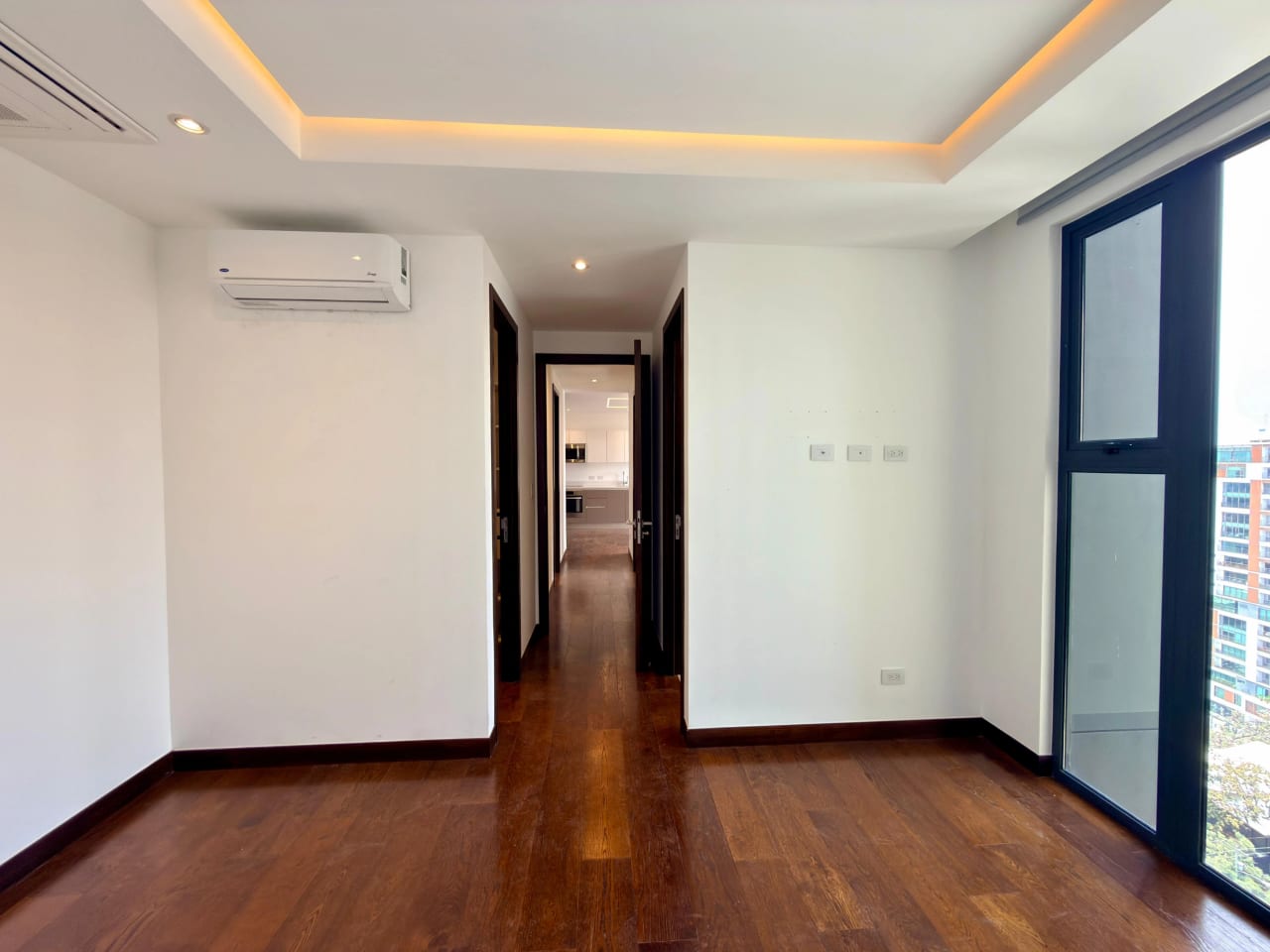 Apartamento en alquiler en edificio Vasanta zona 10 — Apartamento en Alquiler en Zona 10, Guatemala, Ciudad — foto 8 de 17