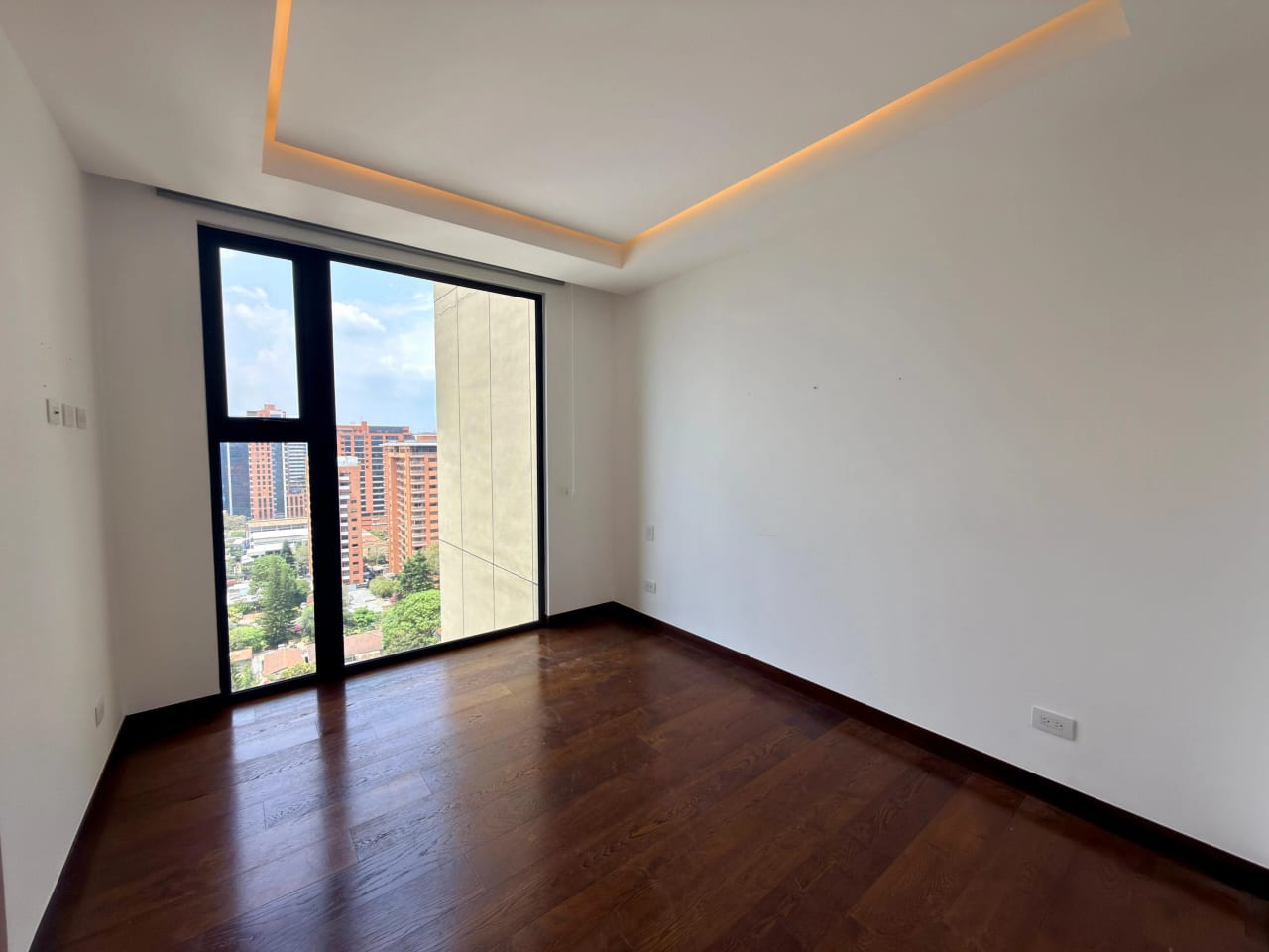 Apartamento en alquiler en edificio Vasanta zona 10 — Apartamento en Alquiler en Zona 10, Guatemala, Ciudad — foto 10 de 17