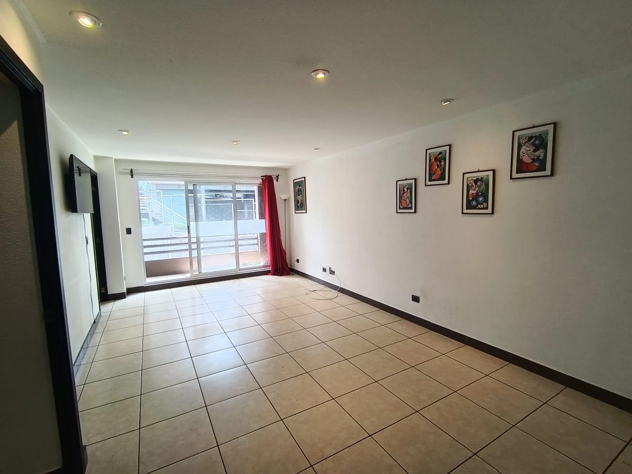 Apartamento en alquiler en Bosques de Euskadi zona 16 — Apartamento en Alquiler en Zona 16, Guatemala, Ciudad — foto 2 de 10