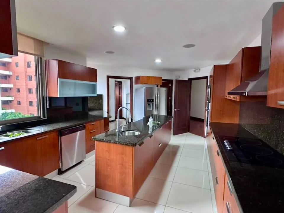 Apartamento en alquiler en Verdino zona 15 — Apartamento en Alquiler en Zona 15, Guatemala, Ciudad — foto 1 de 10