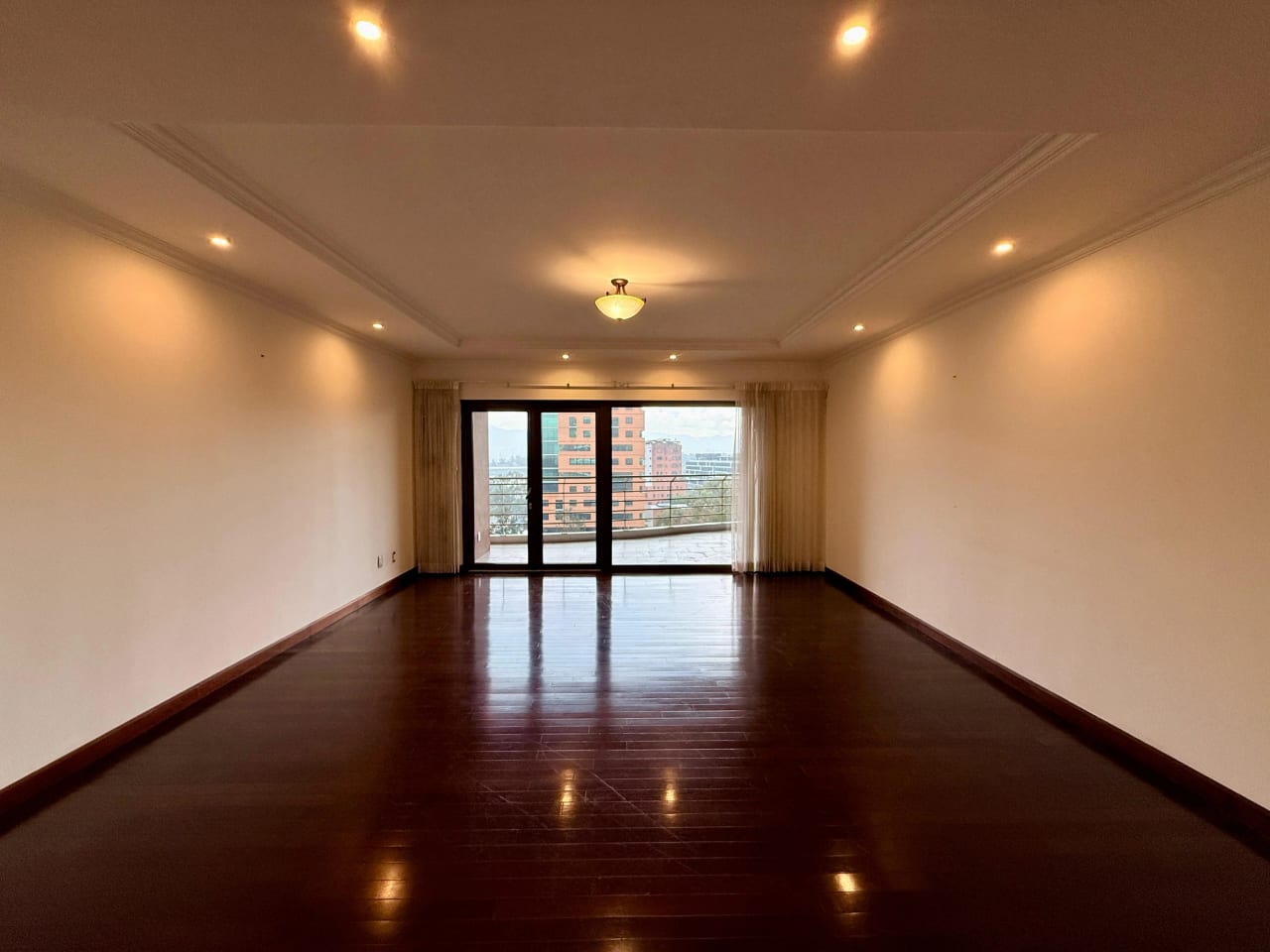 Apartamento en alquiler en Tadeus zona 14 — Apartamento en Alquiler en Zona 14, Guatemala, Ciudad — foto 9 de 17