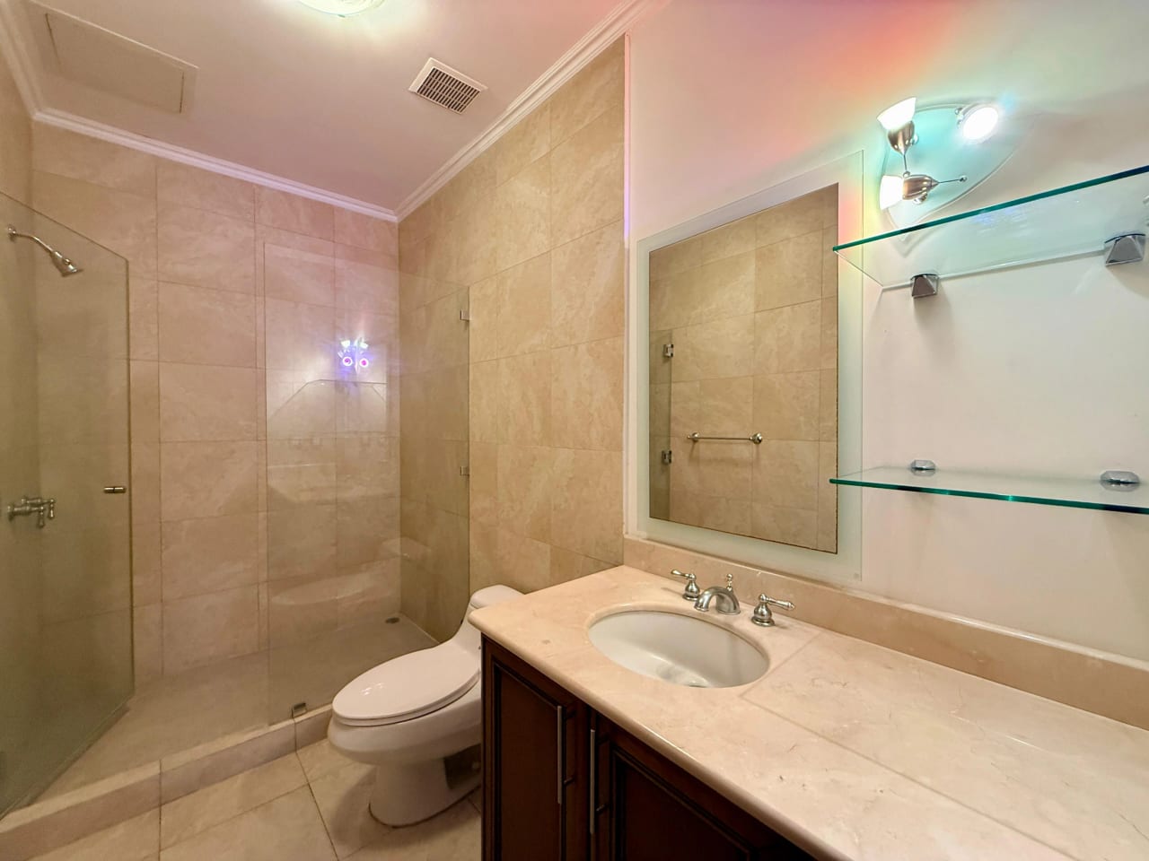 Apartamento en alquiler en Tadeus zona 14 — Apartamento en Alquiler en Zona 14, Guatemala, Ciudad — foto 14 de 17