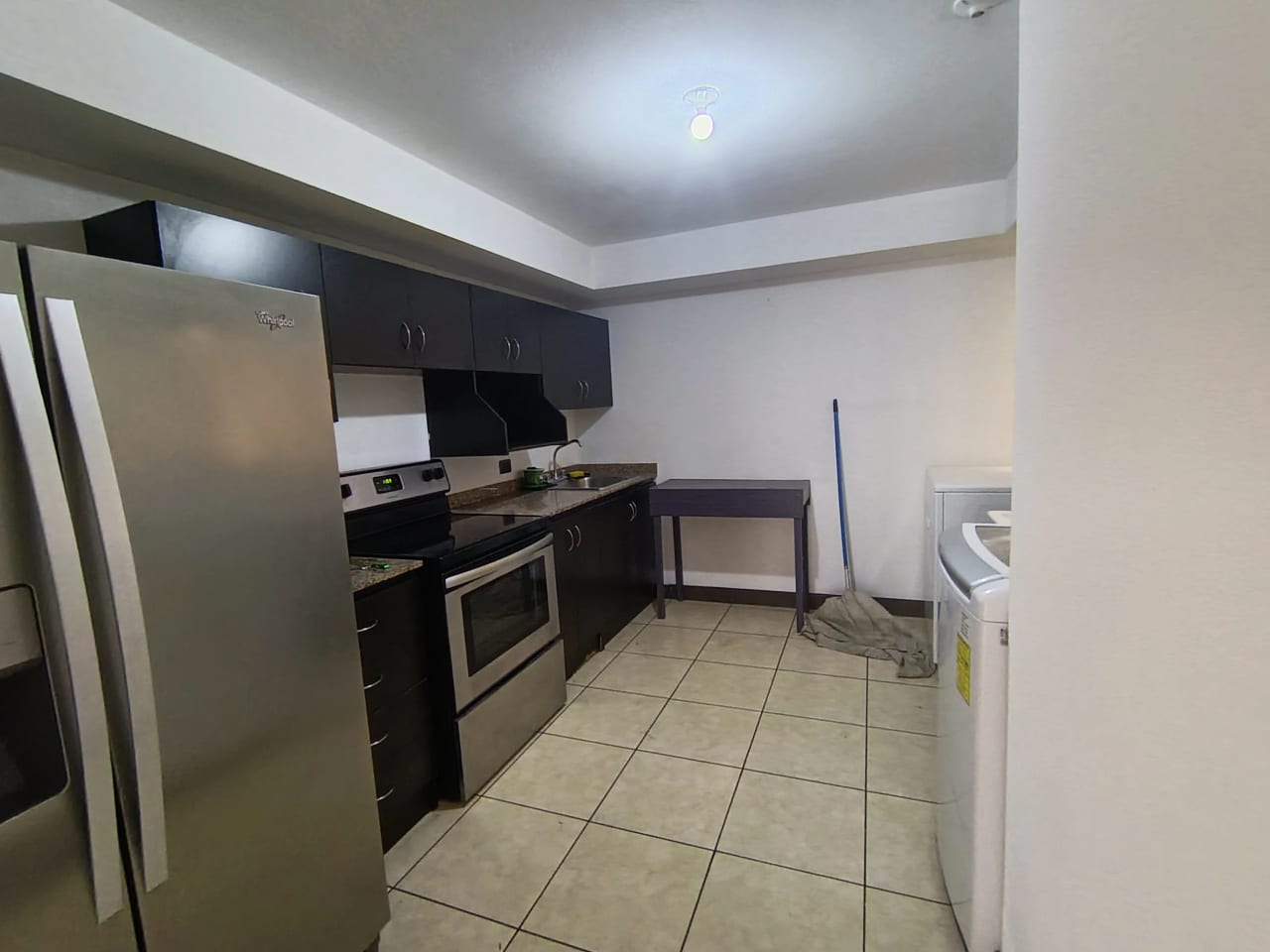 Apartamento en alquiler en edifcio Bosques de Euskadi zona 16 — Apartamento en Alquiler en Zona 16, Guatemala, Ciudad — foto 5 de 10
