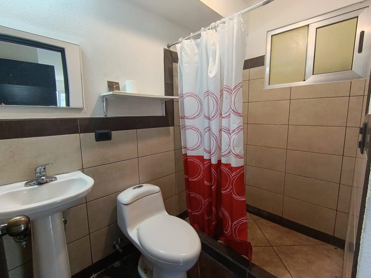 Apartamento en alquiler en edifcio Bosques de Euskadi zona 16 — Apartamento en Alquiler en Zona 16, Guatemala, Ciudad — foto 10 de 10