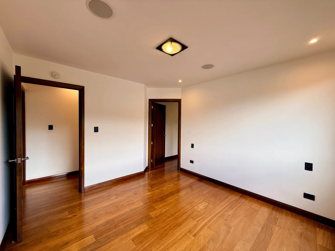 Amplio apartamento en alquiler en Verdino zona 15 — Apartamento en Alquiler en Zona 15, Guatemala, Ciudad — foto 11 de 17