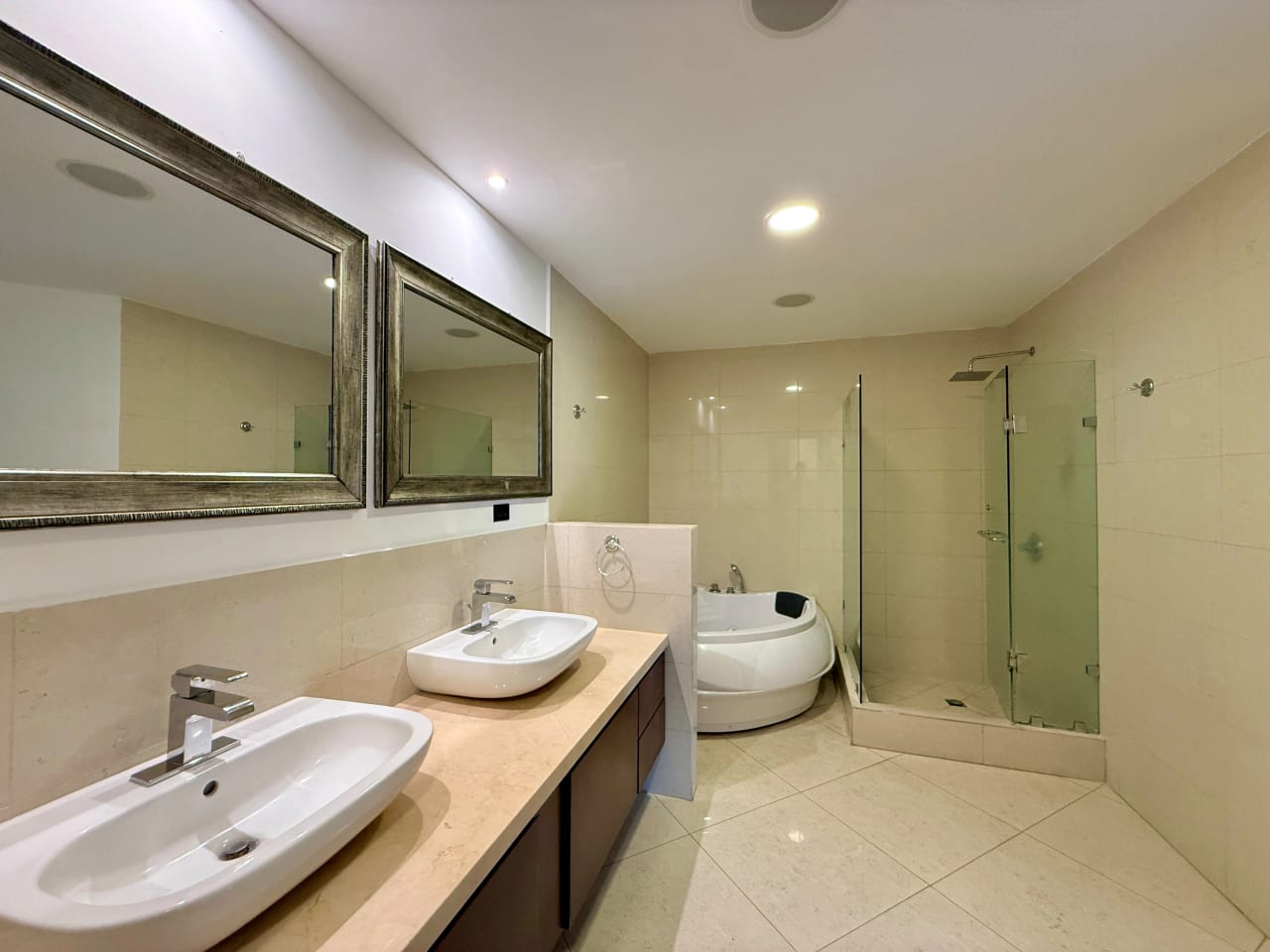 Amplio apartamento en alquiler en Verdino zona 15 — Apartamento en Alquiler en Zona 15, Guatemala, Ciudad — foto 14 de 17