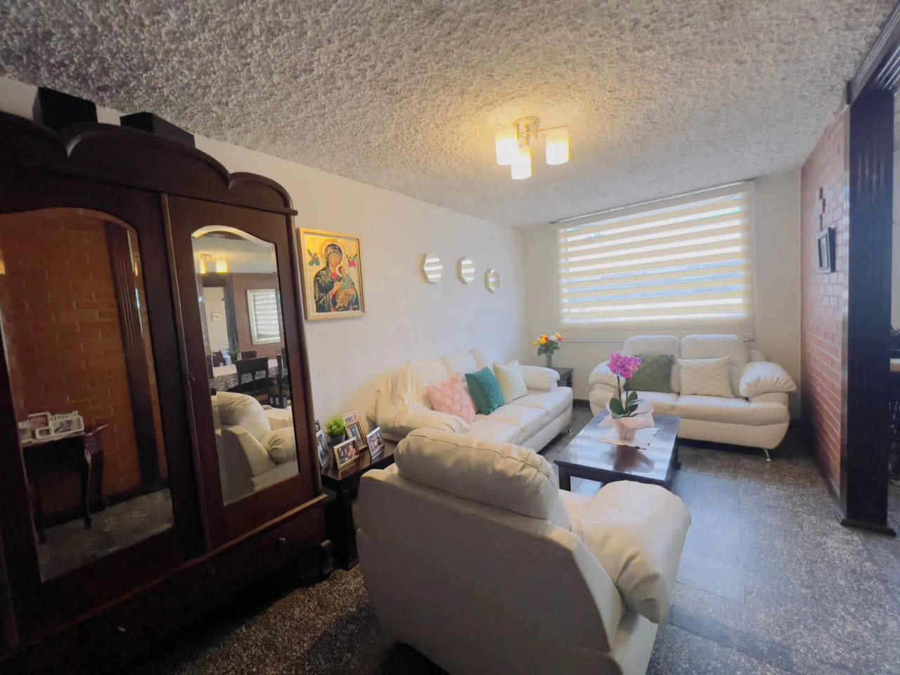 Casa dentro de garita en venta en Santa Rita 2 — Apartamento en Venta en Zona 2 Mixco, Guatemala, Ciudad — foto 2 de 16