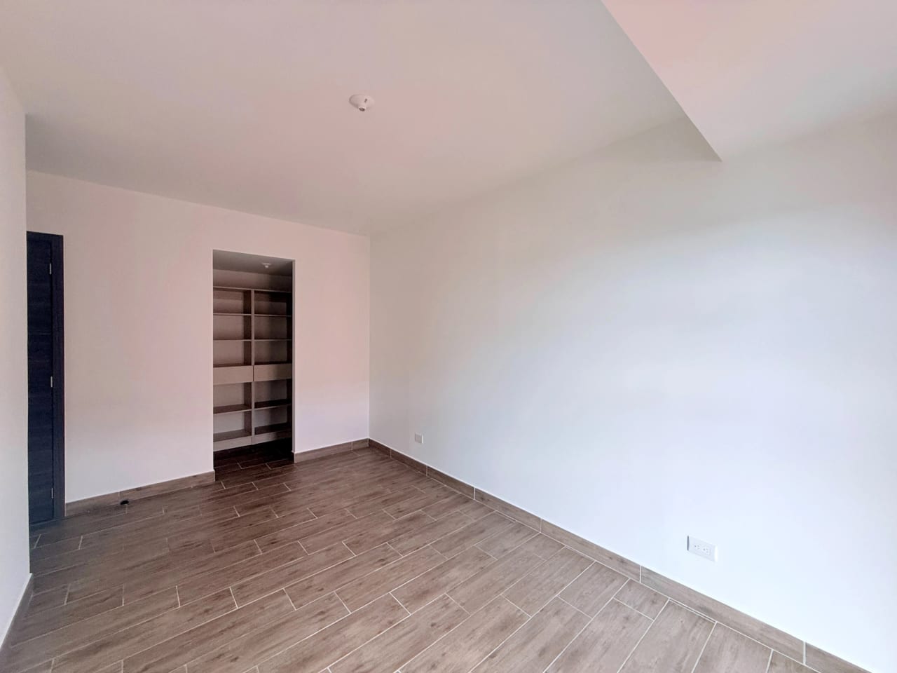 Apartamento en alquiler en Modra zona 4 — Apartamento en Alquiler en Zona 4, Guatemala, Ciudad — foto 6 de 17
