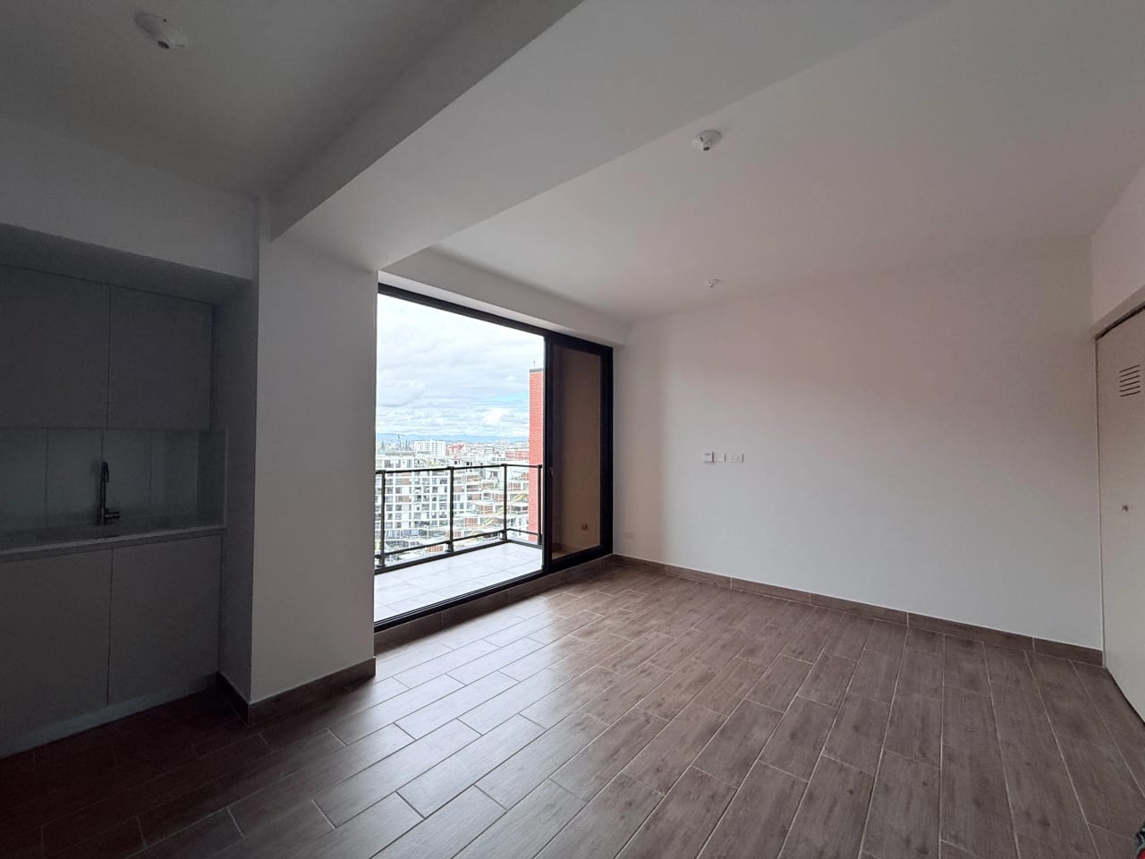 Apartamento en alquiler en Modra zona 4 — Apartamento en Alquiler en Zona 4, Guatemala, Ciudad — foto 11 de 17