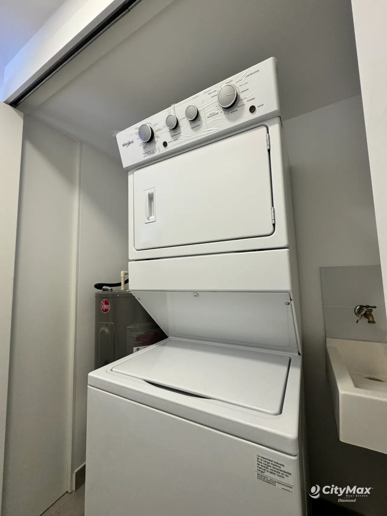 Apartamento Amueblado En Renta Zona 10 Fiamene — Apartamento en Alquiler en Zona 10, Guatemala, Ciudad — foto 10 de 10