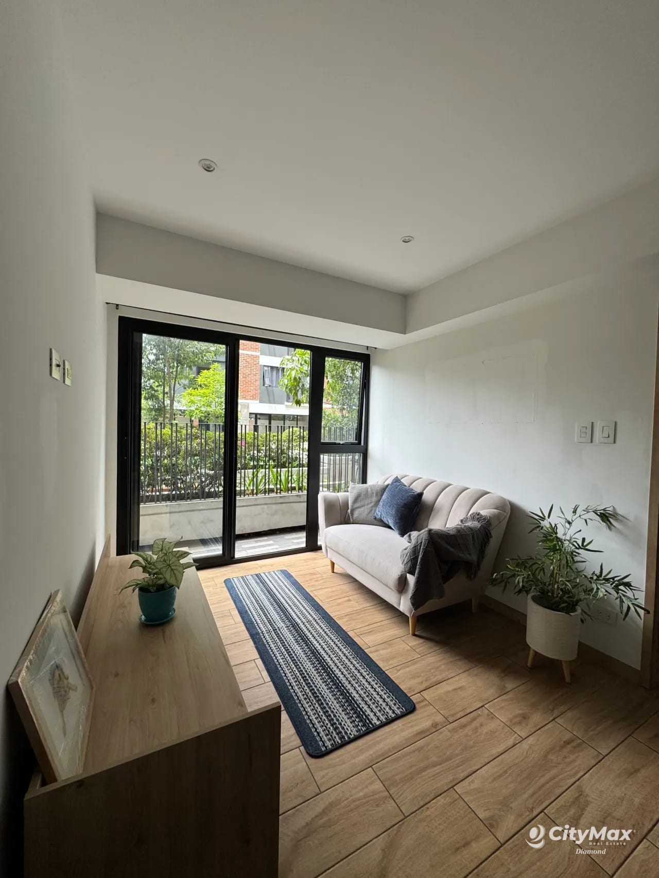 Apartamento Amueblado en Renta Zona 9 Cendana — Apartamento en Alquiler en Zona 9, Guatemala, Ciudad — foto 1 de 7