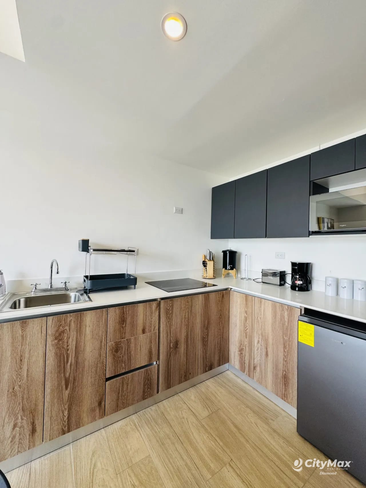 Apartamento amueblado en renta zona 10 — Apartamento en Alquiler en Zona 10, Guatemala, Ciudad — foto 6 de 10
