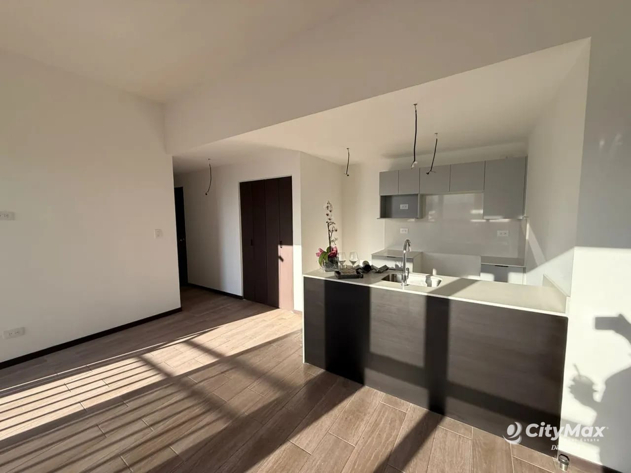 Apartamento en renta en zona 11 Edificio Altaire — Apartamento en Venta en Zona 11, Guatemala, Ciudad — foto 4 de 8