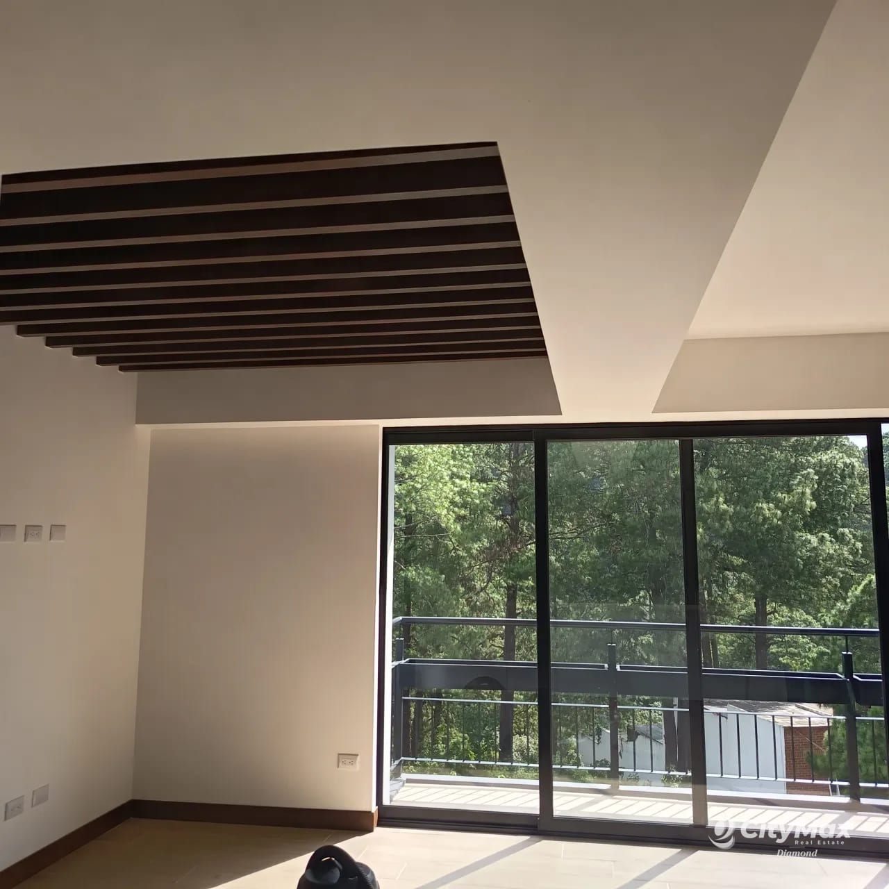 Apartamento en renta en zona 16 Kanajuyu — Apartamento en Alquiler en Zona 16, Guatemala, Ciudad — foto 1 de 9