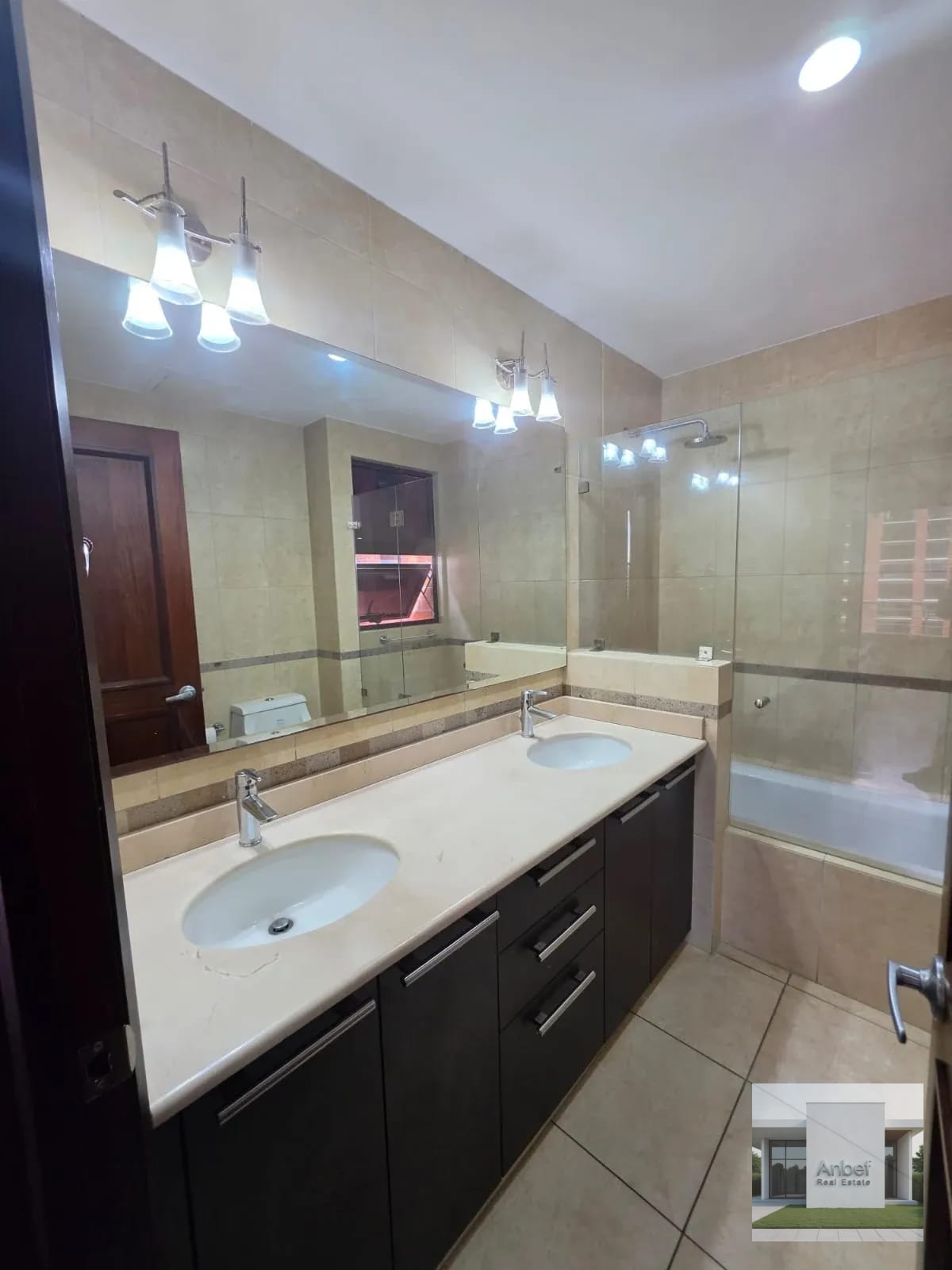 Alquiler Apartamento Amueblado 2 Dormitorios y cuarto de servicio Z10 — Apartamento en Alquiler en Zona 10, Guatemala, Ciudad — foto 9 de 12