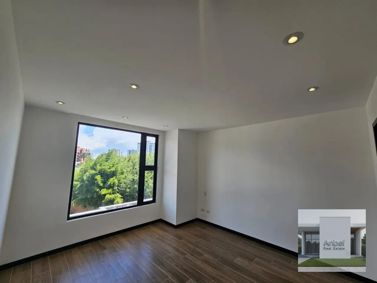 📍Alquiler Apartamento 3 Dormitorios y cuarto de servicio Zona 10 — Apartamento en Alquiler en Casa Acueducto, Zona 10, Guatemala, Ciudad — foto 4 de 8