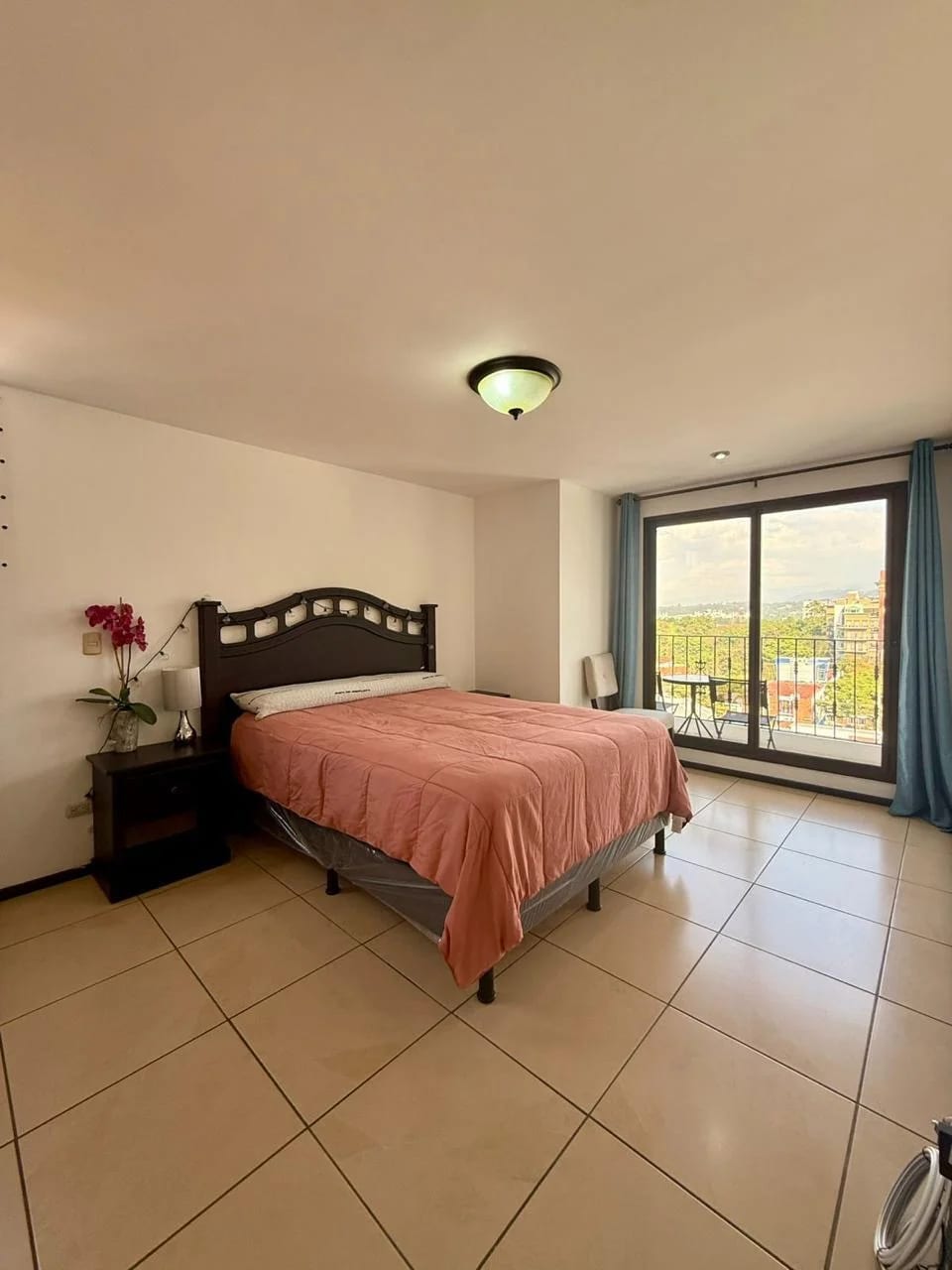 Apartamento amueblado en renta Zona 10 - La Madeleine — Apartamento en Alquiler en Zona 10, Guatemala, Ciudad — foto 7 de 15