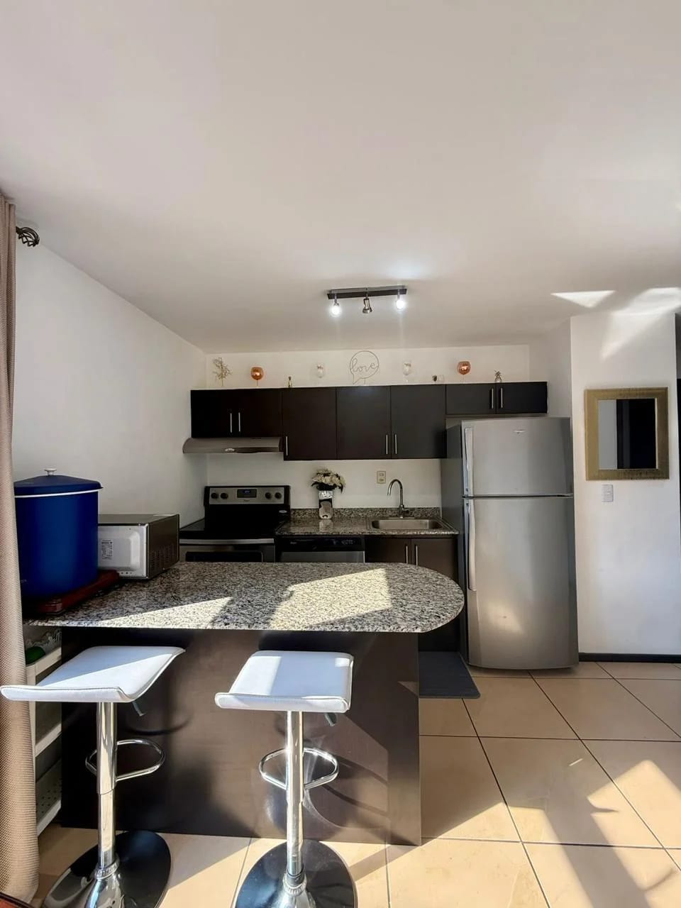 Apartamento amueblado en renta Zona 10 - La Madeleine — Apartamento en Alquiler en Zona 10, Guatemala, Ciudad — foto 5 de 15