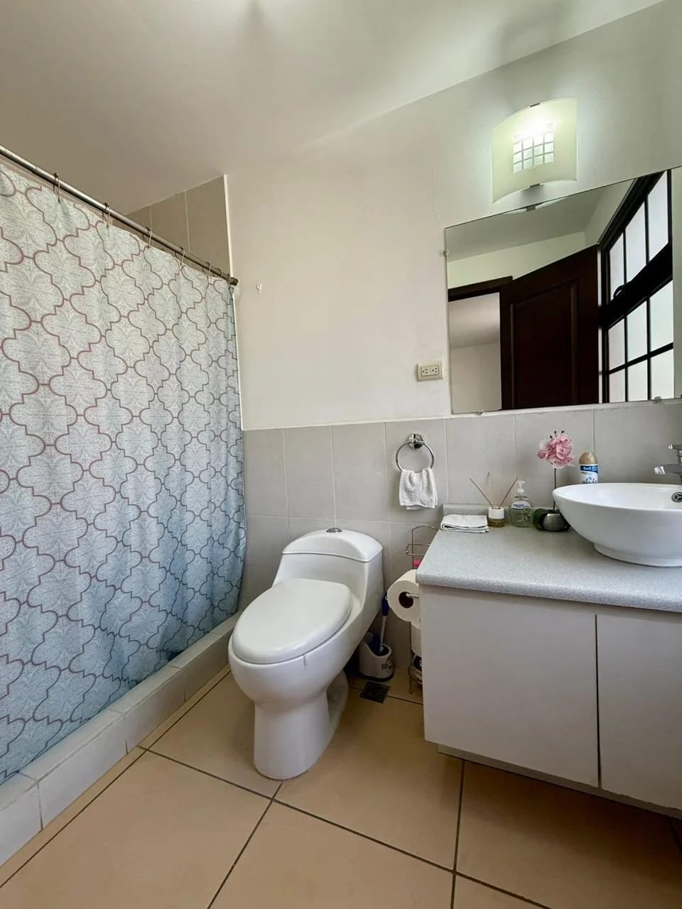 Apartamento amueblado en renta Zona 10 - La Madeleine — Apartamento en Alquiler en Zona 10, Guatemala, Ciudad — foto 12 de 15