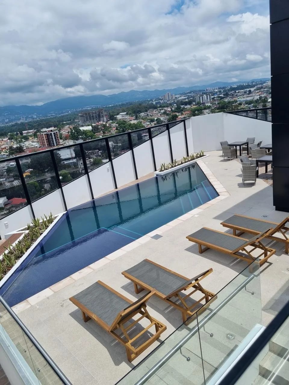 Apartamento amueblado en renta - Zona 11 — Apartamento en Alquiler en Zona 11, Guatemala, Ciudad — foto 8 de 8