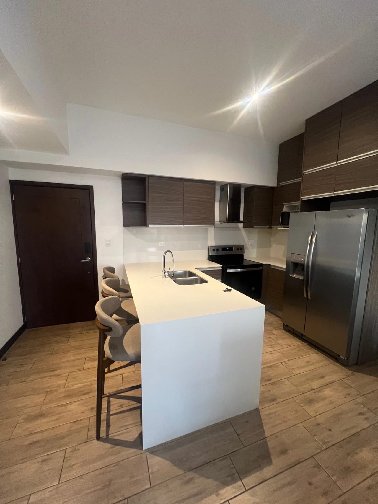Apartament en renta con o sin muebles - Zona 10 — Apartamento en Alquiler en Zona 10, Guatemala, Ciudad — foto 3 de 12