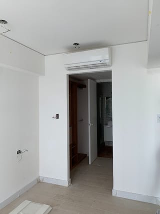 MODERNO APARTAMENTO CON BALCÓN EN VENTA, EDIFICIO QUO — Apartamento en Venta en Zona 4, Guatemala, Ciudad — miniatura 3 de 14