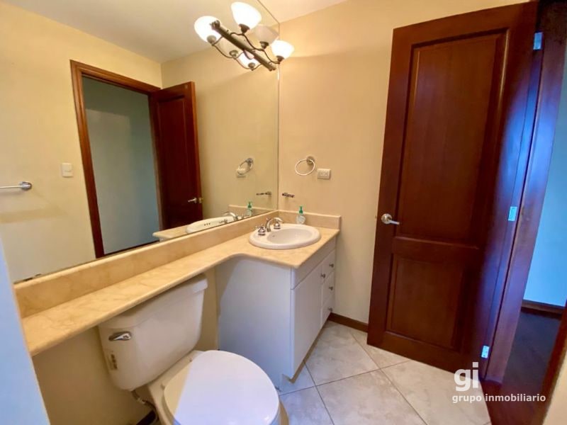 Apartamento en alquiler zona 10, 2 dormitorios + cuarto de servicio - 9