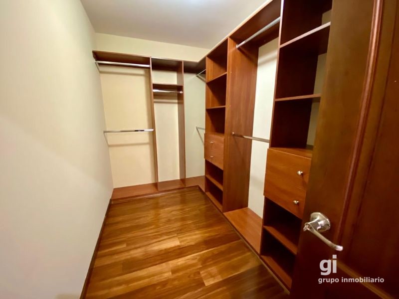 Apartamento en alquiler zona 10, 2 dormitorios + cuarto de servicio - 3