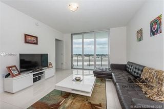 Apartamento en Venta en Miami Doral, Florida — Apartamento en Venta en *Otro / No especificar, Guatemala, Ciudad — miniatura 6 de 8