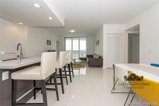 Apartamento en Venta en Miami Doral, Florida — Apartamento en Venta en *Otro / No especificar, Guatemala, Ciudad — miniatura 2 de 8