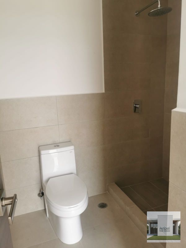 Bonito Apartamento en Edificio MIRA, de 2 Dormitorios en Zona 10 - 10
