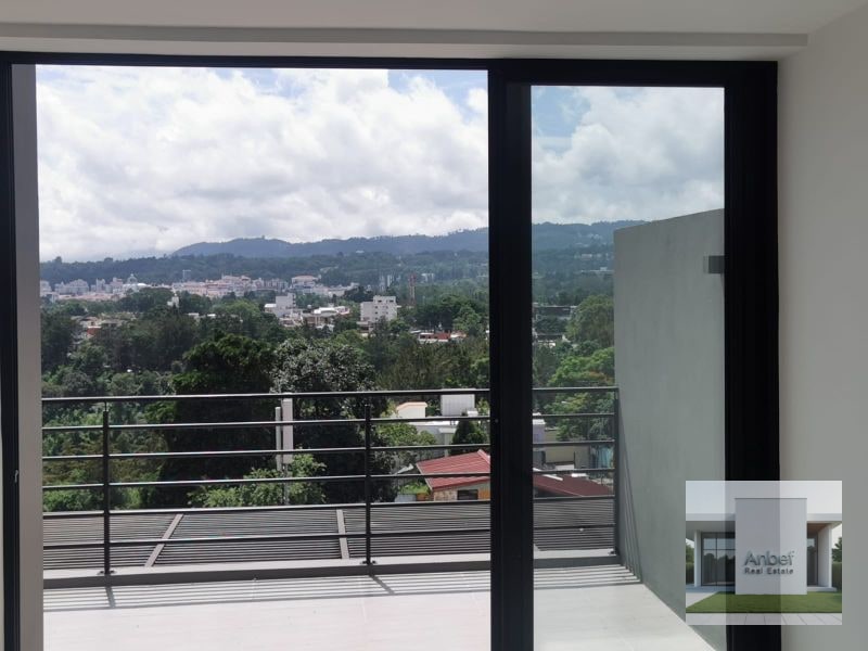 Bonito Apartamento en Edificio MIRA, de 2 Dormitorios en Zona 10 - 1