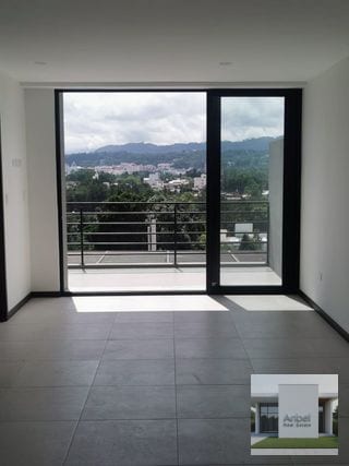 Bonito Apartamento en Edificio MIRA, de 2 Dormitorios en Zona 10 — Apartamento en Venta en Mira, Zona 10, Guatemala, Ciudad — miniatura 1 de 11
