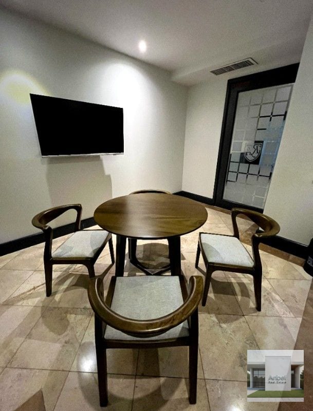 REAL de las AMERICAS Apartamento Amueblado 1 Dormitorio Zona 14 — Apartamento en Alquiler en Real de Las Américas, Zona 14, Guatemala, Ciudad — foto 4 de 8