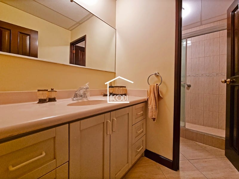 APARTAMENTO EN ZONA 14 — Apartamento en Venta en Zona 14, Guatemala, Ciudad — foto 4 de 9