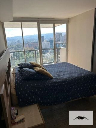 EN VENTA/RENTA  AMPLIO APARTAMENTO REMODELADO ZONA 10  — Apartamento en Venta en Ciudad Vieja, Zona 10, Guatemala, Ciudad — miniatura 4 de 14