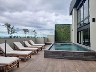 IQ10 APARTAMENTO EN RENTA EN ZONA 10 — Apartamento en Alquiler en IQ10, Zona 10, Guatemala, Ciudad — miniatura 1 de 17