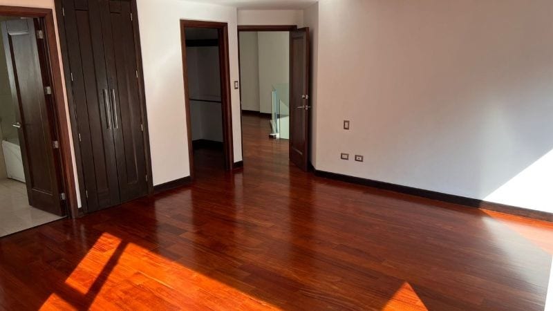 VERDINO APARTAMENTO DE DOS NIVELES EN ZONA 15 EN VENTA  — Apartamento en Venta en Verdino, Zona 15, Guatemala, Ciudad — foto 3 de 15