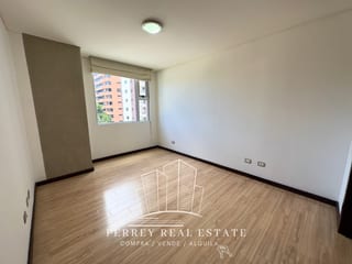 Apartamento de 2 dormitorios — Apartamento en Alquiler en Zona 14, Guatemala, Ciudad — miniatura 2 de 15