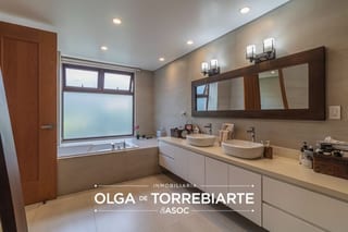 Propiedad en zona 14 — Apartamento en Venta en Zona 14, Guatemala, Ciudad — miniatura 2 de 16