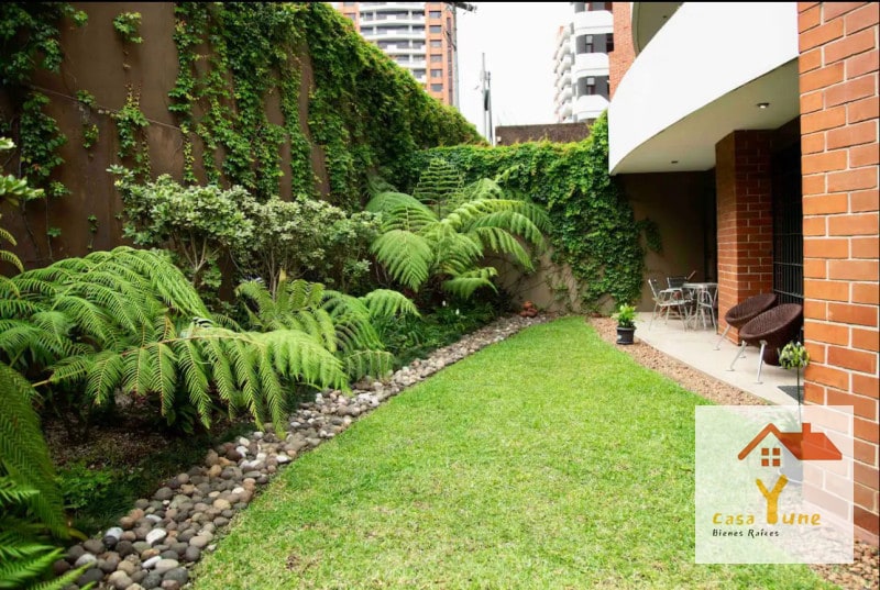 Apartamento en alquiler Zona 14 con jardin - 9